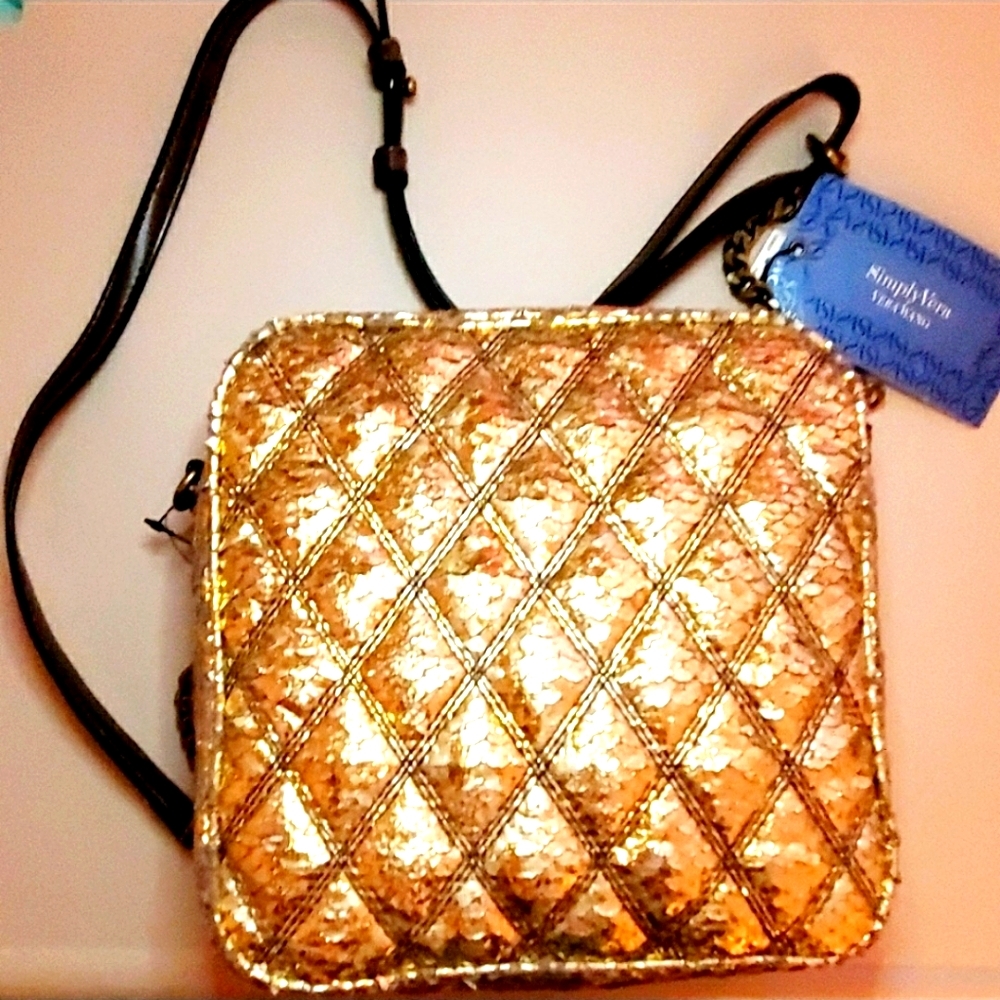 BRAND NEW - VERA WANG - SIMPLY VERA HANDBAG